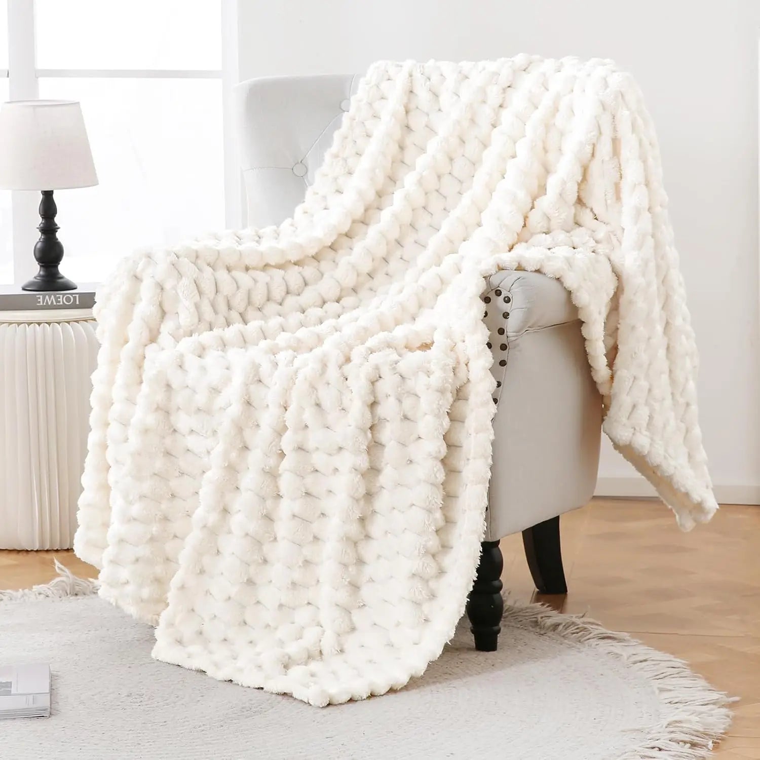 Super Soft Throw Blanket Ivory Premium Silky Flannel Fleece 3D Clouds Stylish Jacquard Lightweight Bed Blanket All Season Use