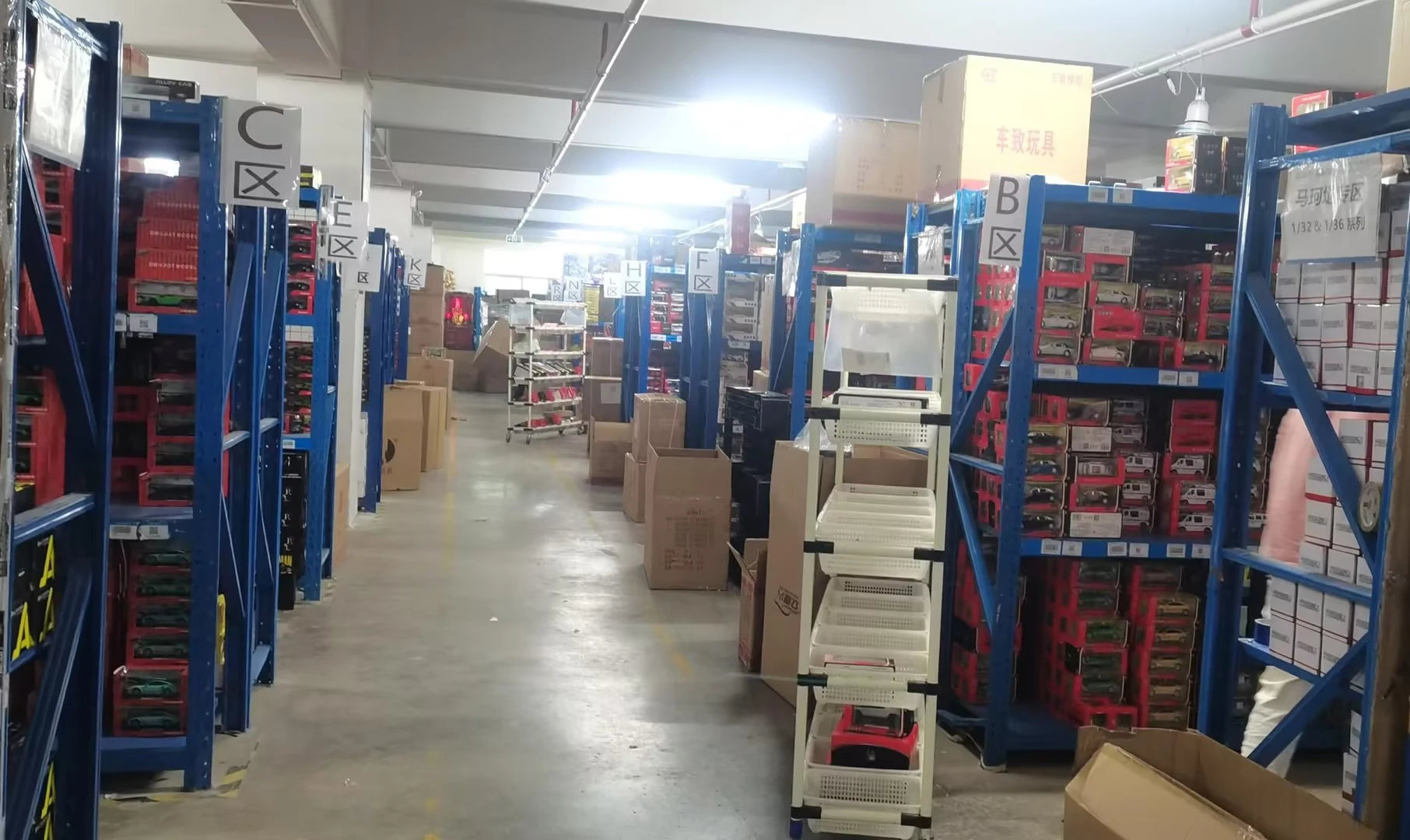 1:32 RAM 1500 TRX 6X6 Tyrannosaurus Rex Picku Alloy Car Model Sound and Light Children's Toy Collectibles Birthday gift