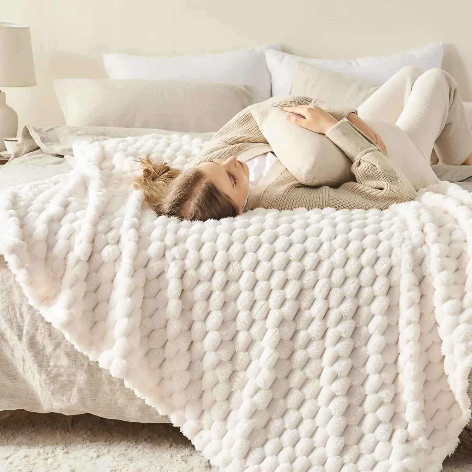 Super Soft Throw Blanket Ivory Premium Silky Flannel Fleece 3D Clouds Stylish Jacquard Lightweight Bed Blanket All Season Use
